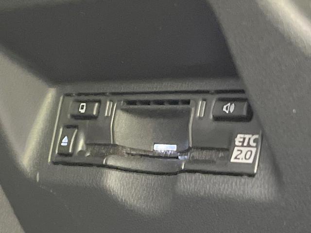 アルファード Ｚ　ガラスルーフ　純正１４型ナビ　全周囲カメラ　両側電動スライドドア　衝突軽減装置　パワーバックドア　ＢＳＭ　デジタルミラー　レーダークルーズ　ＬＥＤヘッドライト　オットマン　パワーシート（52枚目）