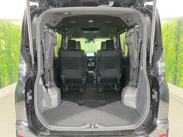 ヴォクシー Ｓ－Ｚ　後席モニター　純正１０型ナビ　全周囲カメラ　衝突軽減システム　パワーバックドア　禁煙車　ドラレコ　コーナーセンサー　スマートキー　ＬＥＤヘッド　ＥＴＣ２．０　オートハイビーム　車線逸脱警報　オットマン（42枚目）