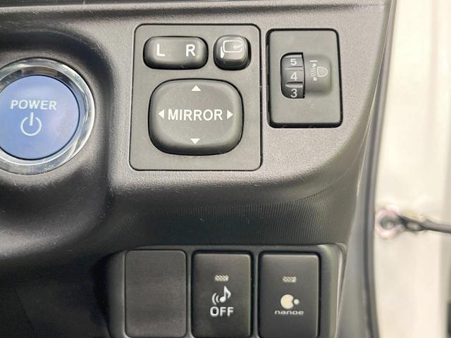 アクア Ｇ　純正ナビ　ＥＴＣ　オートエアコン　シートヒーター　スマートキー　電動格納ミラー　プライバシーガラス　ドアバイザー　盗難防止システム　純正アルミホイール（6枚目）