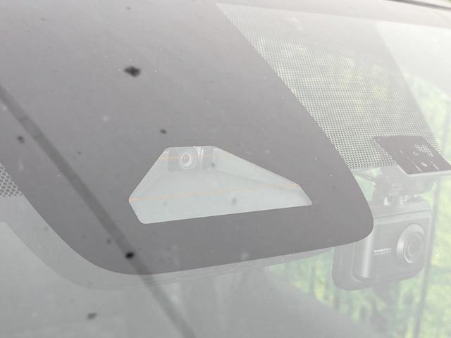 ヴォクシー Ｓ－Ｚ　純正１０．５型ナビ　両側電動ドア　後席モニター　バックカメラ　衝突軽減　レーダークルーズ　禁煙車　ドラレコ　コーナーセンサー　スマートキー　ＬＥＤヘッド　ＥＴＣ２．０　オートハイビーム　オートライト（6枚目）