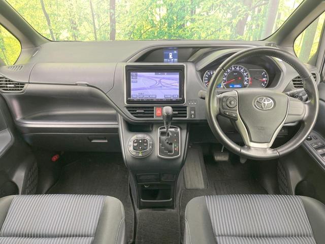 ヴォクシー ＺＳ　煌　両側電動ドア　純正９型ナビ　バックカメラ　禁煙車　スマートキー　ＬＥＤヘッド　ビルトインＥＴＣ　純正１６インチアルミ　オートライト　デュアルエアコン　リアエアコン　Ｂｌｕｅｔｏｏｔｈ　ＣＤ（2枚目）