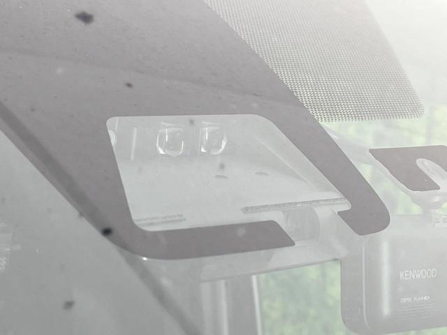 ノア Ｓｉ　ダブルバイビー　両側電動ドア　ＡＬＰＩＮＥ１１型ナビ　後席モニター　衝突軽減システム　レーダークルーズ　禁煙車　ドラレコ　スマートキー　ＬＥＤヘッド　ＥＴＣ２．０　純正１６インチアルミ　オートハイビーム　オートライト（7枚目）