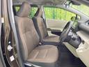 運転席シート廻りは使用感も少なく、良好な状態となっています。前オーナー様が丁寧に使っていたことがよくわかりますね。
