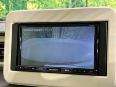 【バックカメラ】駐車時に後方がリアルタイム映像で確認できます。大型商業施設や立体駐車場での駐車時や、夜間のバック時に大活躍！運転スキルに関わらず、今や必須となった装備のひとつです！ 5