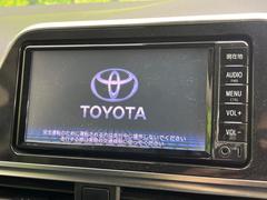 【メーカー純正ナビ】インテリアに溶け込むスタイリッシュな「専用設計」メーカーナビを装備♪視認性や操作性など基本性能にも優れ、より上質なカーライフをお楽しみいただけます。 4