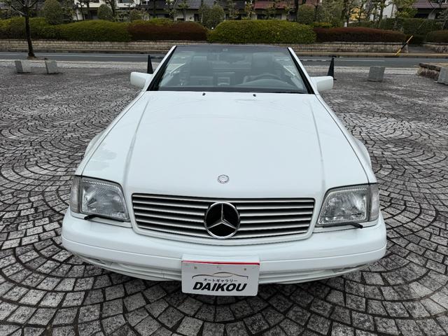 ＳＬ ＳＬ５００　正規Ｄ車・電動幌オープン・本革シート・ナビ・バックカメラ・スピード探知機・ドラレコ（3枚目）