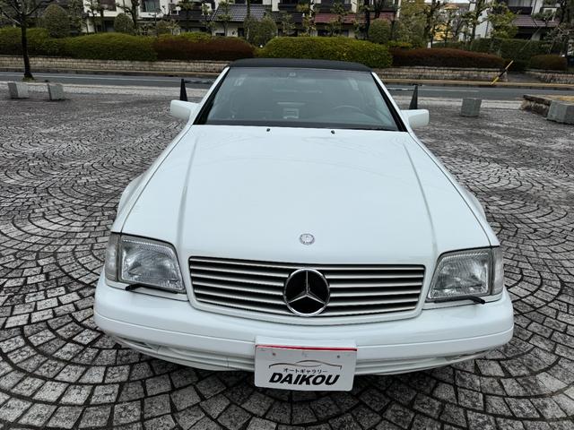 ＳＬ ＳＬ５００　正規Ｄ車・電動幌オープン・本革シート・ナビ・バックカメラ・スピード探知機・ドラレコ（11枚目）