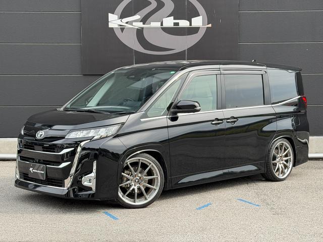 ノア Ｇ　ワンオーナー　ＫＵＨＬオリジナルＫＣＶ０２アルミ　ＫＲＵＩＳＥ９ｍｍオーバーフェンダー　インテックＬＥＤテールランプ　パノラミックビューモニター　ディスプレイオーディオＰｌｕｓ　快適利便パッケージ（2枚目）