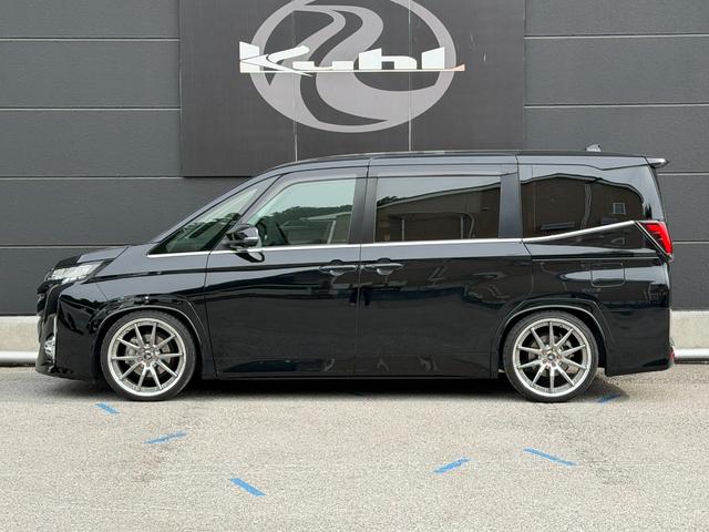 ノア Ｇ　ワンオーナー　ＫＵＨＬオリジナルＫＣＶ０２アルミ　ＫＲＵＩＳＥ９ｍｍオーバーフェンダー　インテックＬＥＤテールランプ　パノラミックビューモニター　ディスプレイオーディオＰｌｕｓ　快適利便パッケージ（5枚目）