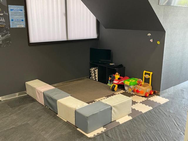 ノア Ｇ　ワンオーナー　ＫＵＨＬオリジナルＫＣＶ０２アルミ　ＫＲＵＩＳＥ９ｍｍオーバーフェンダー　インテックＬＥＤテールランプ　パノラミックビューモニター　ディスプレイオーディオＰｌｕｓ　快適利便パッケージ（68枚目）