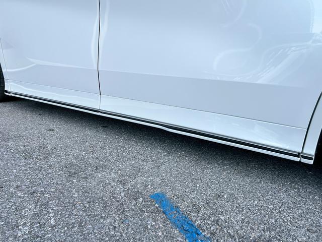 アルファード 2.5S タイプゴールドII KUHLフロントディフューザー サイドディフューザー リアディフューザー BLITZ車高調 VERZ20インチアルミホイール 純正フリップダウンモニター 前後ドラレコ クリスタルアイLEDテールランプ(13枚目)