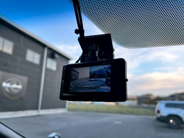 アルファード 2.5S タイプゴールドII KUHLフロントディフューザー サイドディフューザー リアディフューザー BLITZ車高調 VERZ20インチアルミホイール 純正フリップダウンモニター 前後ドラレコ クリスタルアイLEDテールランプ(18枚目)