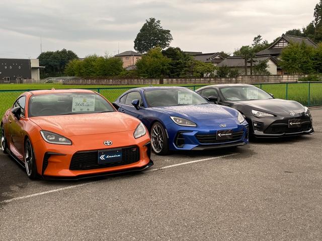 アルファード 2.5S タイプゴールドII KUHLフロントディフューザー サイドディフューザー リアディフューザー BLITZ車高調 VERZ20インチアルミホイール 純正フリップダウンモニター 前後ドラレコ クリスタルアイLEDテールランプ(42枚目)