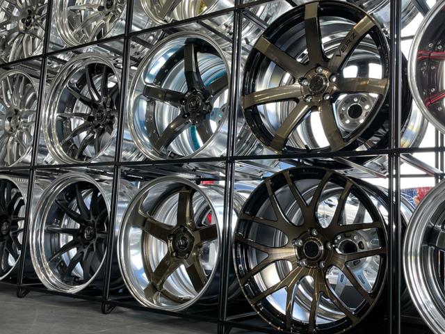 アルファード 2.5S タイプゴールドII KUHLフロントディフューザー サイドディフューザー リアディフューザー BLITZ車高調 VERZ20インチアルミホイール 純正フリップダウンモニター 前後ドラレコ クリスタルアイLEDテールランプ(66枚目)