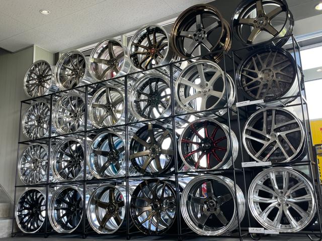 アルファード 2.5S タイプゴールドII KUHLフロントディフューザー サイドディフューザー リアディフューザー BLITZ車高調 VERZ20インチアルミホイール 純正フリップダウンモニター 前後ドラレコ クリスタルアイLEDテールランプ(67枚目)