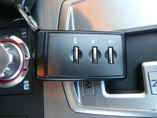 レガシィアウトバック ２．５ｉアイサイト　Ｓパッケージリミテッド　／禁煙／ナビＴＶ／Ｂｌｕｅｔｏｏｔｈ／バックカメラ／ＥＴＣ／衝突軽減ブレーキ／レーダークルーズ／スマートキー／ＤＶＤ再生／イモビライザー（12枚目）