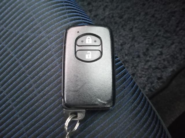 アクア S スマートキー/禁煙/ナビTV/Bluetooth/バックカメラ/ETC/プッシュスタート/オートライト/15インチアルミホイール(12枚目)