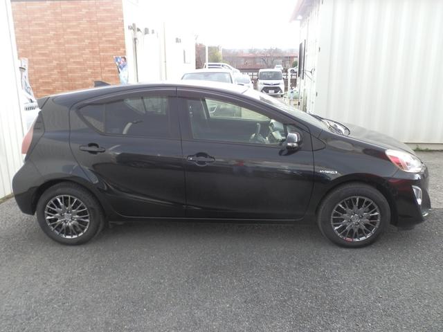 アクア S スマートキー/禁煙/ナビTV/Bluetooth/バックカメラ/ETC/プッシュスタート/オートライト/15インチアルミホイール(26枚目)