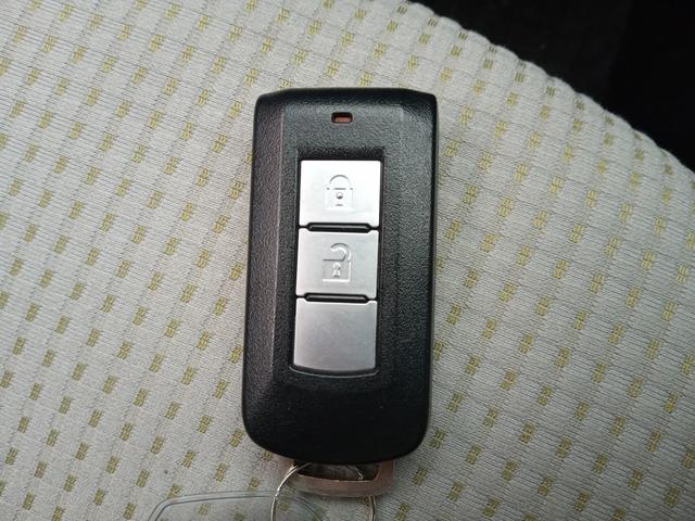 ミラージュ Ｇ　／禁煙／ナビＴＶ／Ｂｌｕｅｔｏｏｔｈ／バックカメラ／ＥＴＣ／スマートキー／ＤＶＤ再生／イモビライザー／オートライト／オートエアコン（12枚目）