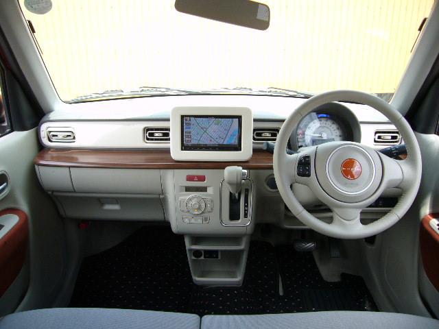 S SLC 禁煙/ナビTV/Btooth/Bカメラ/HID/シートヒータ/オートAC/Iストップ/衝突軽減/スマートキー/プッシュST/DVD再生/前席シートヒータ/イモビ/電動格納ミラ/PVガラス/オートライト(4枚目)