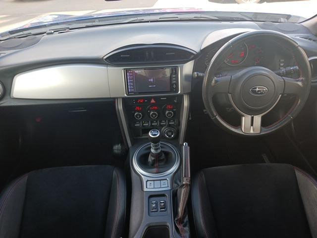 BRZ S 6速MT/黒半革/禁煙/ナビTV/Bluetooth/バックカメラ/HID/ETC/前席シートヒーター/スマートキー/DVD再(8枚目)