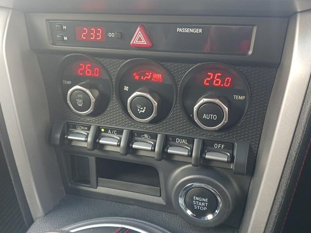 BRZ S 6速MT/黒半革/禁煙/ナビTV/Bluetooth/バックカメラ/HID/ETC/前席シートヒーター/スマートキー/DVD再(20枚目)