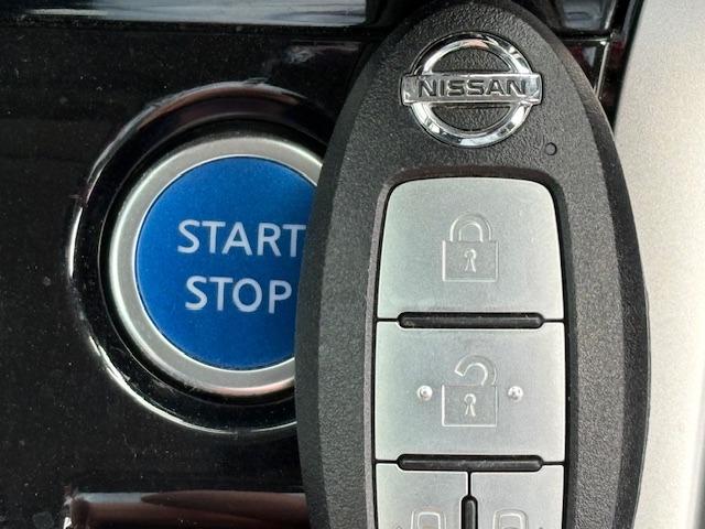 セレナ ｅ－パワー　ハイウェイスターＶ　ツートン／両側電動スライド／フリップダウンモニタ／禁煙／ナビＴＶ／Ｂｌｕｅｔｏｏｔｈ／ＬＥＤ／全周囲カメラ／デジタルインナーミラー（12枚目）