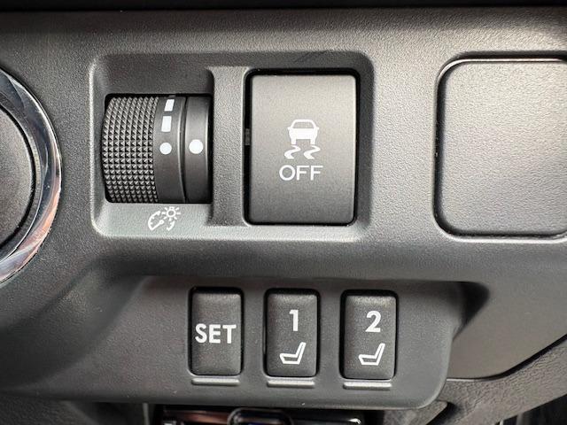 レヴォーグ ２．０ＳＴＩスポーツアイサイト　アドバンストセーフティＰＫＧ／４ＷＤ／禁煙／ナビＴＶ／Ｂｌｕｅｔｏｏｔｈ／ＬＥＤ／サンルーフ／バックカメラ／ＥＴＣ／前席シートヒータ／電動パーキング（20枚目）