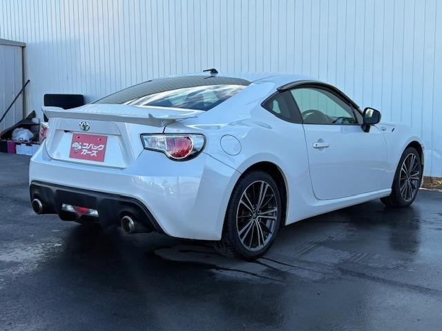 �c�Ǝ��Ԃ͂P�O���`�P�X���܂ŉc�ƁI���j��x�i�j���̏ꍇ�͗����U�֒�x�j�ɂȂ�܂��B