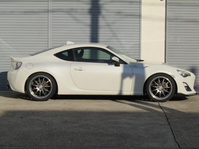 86 GT ★6MT★HKSマフラー★HKS車高調★WORK18インチAW★CUSCOタワーバー★BLITZエアクリーナー★ディスプレイオーディオ★バックカメラ★SHIBATIRE★(11枚目)