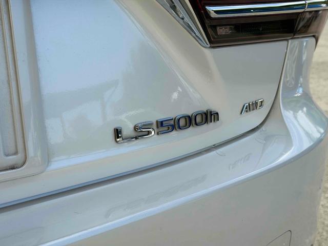 ＬＳ ＬＳ５００ｈ　Ｉパッケージ　４ＷＤ　クリアランスソナー　オートクルーズコントロール　衝突被害軽減システム　ナビ　アルミホイール　オートライト　ＬＥＤヘッドランプ　サンルーフ　ＣＶＴ　スマートキー　電動格納ミラー　盗難防止システム（12枚目）