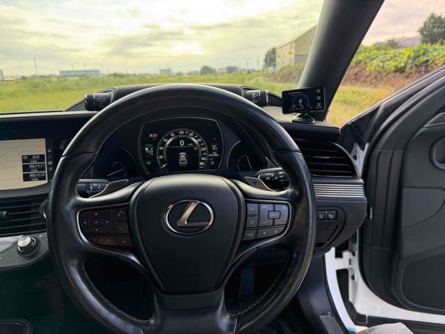 ＬＳ ＬＳ５００ｈ　Ｉパッケージ　４ＷＤ　クリアランスソナー　オートクルーズコントロール　衝突被害軽減システム　ナビ　アルミホイール　オートライト　ＬＥＤヘッドランプ　サンルーフ　ＣＶＴ　スマートキー　電動格納ミラー　盗難防止システム（14枚目）