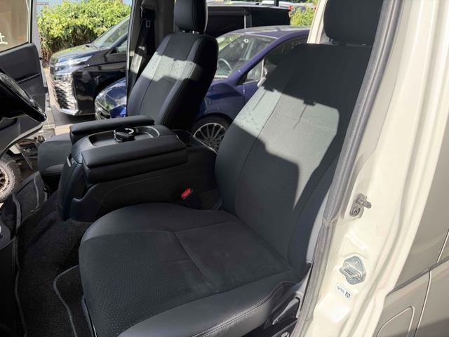 ハイエースバン スーパーＧＬ　ダークプライム　バックカメラ　レーンアシスト　両側スライドドア　オートマチックハイビーム　オートライト　スマートキー　電動格納ミラー　ＣＶＴ　エアコン　パワーウィンドウ　４ＷＤ（16枚目）
