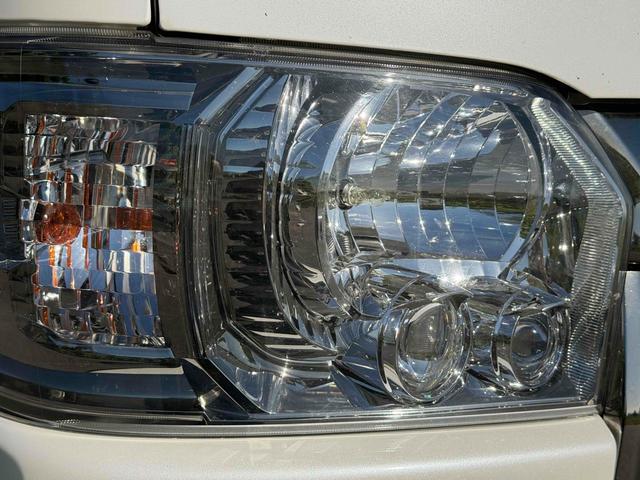 ハイエースバン スーパーＧＬ　ダークプライム　バックカメラ　レーンアシスト　両側スライドドア　オートマチックハイビーム　オートライト　スマートキー　電動格納ミラー　ＣＶＴ　エアコン　パワーウィンドウ　４ＷＤ（19枚目）