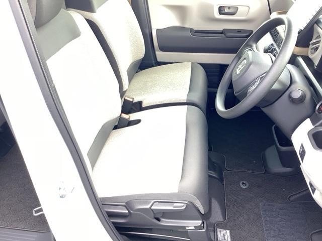 Ｎ－ＢＯＸ ファッションスタイル　当社試乗車　ホンダ純正９インチインターナビ　Ｂｌｕｅｔｏｏｔｈ　地デジ対応　ＤＶＤビデオ対応　ＣＤ録音　バックカメラ　パーキングセンサー　アルミホイール　電動スライドドア　ホンダセンシング（22枚目）