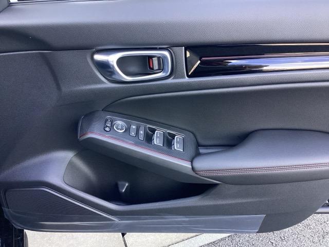 シビック ＲＳ　登録済未使用車　６速マニュアルミッション　ホンダコネクトディスプレイ　Ｂｌｕｅｔｏｏｔｈ　バックカメラ　電子パーキングブレーキ　ＬＥＤヘッドライト　パーキングセンサー　アルミホイール　シートヒーター（23枚目）
