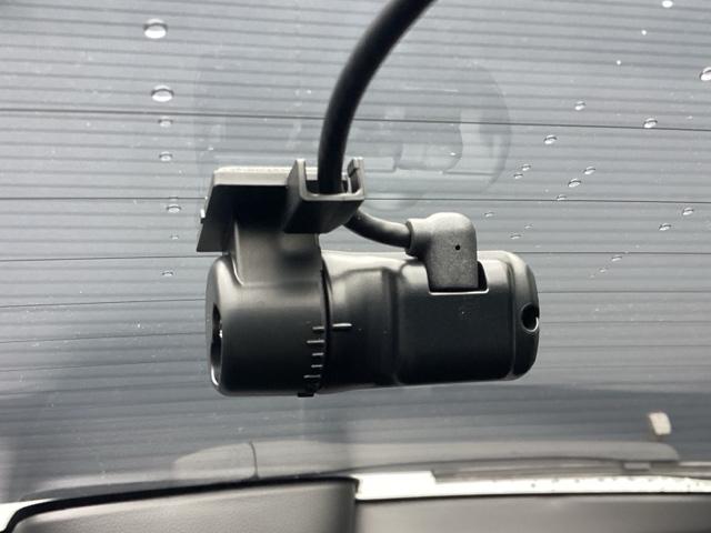 シビック ｅ：ＨＥＶ　ホンダコネクトディスプレイ　Ｂｌｕｅｔｏｏｔｈ　地デジ　バックカメラ　パーキングセンサー　ＬＥＤヘッドライト　アルミホイール　ドライブレコーダー　ホンダセンシング　ホンダコネクト　シートヒーター（23枚目）