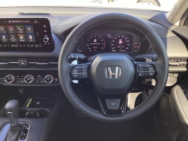 ZR-V Z コネクトディスプレイ Bluetooth マルチビューカメラ パーキングセンサー パワーテールゲート ブラインドスポットインフォメーション シートヒーター スマートキー ドライブレコーダー 地デジ対応(13枚目)