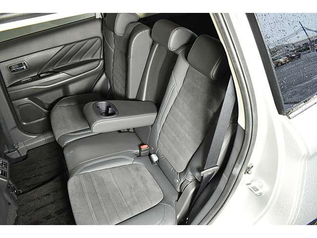 Gプラスパッケージ AC100V電源(1500W)・スマホ連携ナビ クルコン LEDヘッド フルセグTV メモリーナビ 4WD ETC シートヒーター 電動リアゲート アラウンドモニター サポカー バックカメラ ナビTV(12枚目)