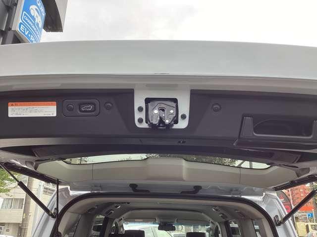 デリカＤ：５ シャモニー　１１型ナビ・フルセグＴＶ・全周囲カメラ　アイドリングＳ　アクティブクルーズコントロール　イモビ　衝突被害軽減装置　Ｂモニター　１オーナー　サイドカメラ　助手席エアバッグ　地デジＴＶ　電動リアゲート（6枚目）