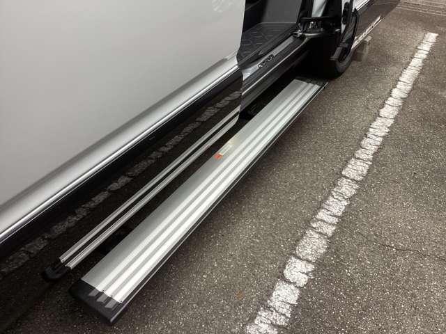 デリカＤ：５ シャモニー　１１型ナビ・フルセグＴＶ・全周囲カメラ　アイドリングＳ　アクティブクルーズコントロール　イモビ　衝突被害軽減装置　Ｂモニター　１オーナー　サイドカメラ　助手席エアバッグ　地デジＴＶ　電動リアゲート（9枚目）