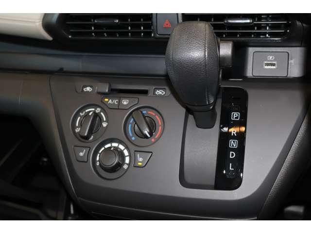 eKワゴン M 9型ナビ・フルセグTV・バックカメラ 禁煙 踏み間違い防止アシスト イモビライザー ナビTV パワーウィンドウ ワンオーナ車 フルセグ Pセンサー マニュアルエアコン バックカメラ キーレスエントリー(11枚目)