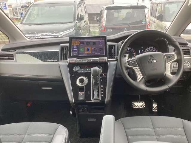 デリカＤ：５ シャモニー　カスタム仕様！レンタカーＵＰ！１１型ナビ　アイドリングＳ　アクティブクルーズコントロール　イモビ　衝突被害軽減装置　Ｂモニター　サイドカメラ　助手席エアバッグ　地デジＴＶ　電動リアゲート　４ＷＤ　禁煙（3枚目）