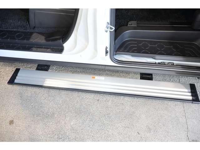 デリカＤ：５ シャモニー　１１型ナビ・フルセグＴＶ・バックカメラ　アイドリングＳ　アクティブクルーズコントロール　イモビ　衝突被害軽減装置　Ｂモニター　１オーナー　助手席エアバッグ　地デジＴＶ　電動リアゲート　４ＷＤ　記録簿（10枚目）