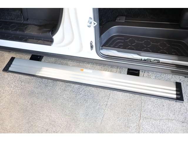 デリカＤ：５ シャモニー　１１型ナビ・フルセグＴＶ・バックカメラ　アイドリングＳ　アクティブクルーズコントロール　イモビ　衝突被害軽減装置　Ｂモニター　１オーナー　助手席エアバッグ　地デジＴＶ　電動リアゲート　４ＷＤ　記録簿（10枚目）