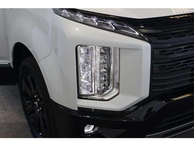 デリカＤ：５ シャモニー　１１型ナビ・フルセグＴＶ・バックカメラ　アイドリングＳ　アクティブクルーズコントロール　イモビ　衝突被害軽減装置　Ｂモニター　１オーナー　助手席エアバッグ　地デジＴＶ　電動リアゲート　４ＷＤ　記録簿（12枚目）