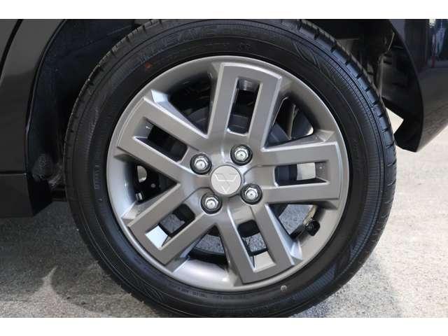 デリカミニ Ｔ　プレミアム　９型ナビ　地デジＴＶ　全方位カメラ　衝突軽減装置　ターボエンジン　記録簿付　ナビＴＶ　寒冷地　パワステ　フルタイム４ＷＤ　エアバッグ　ＬＥＤヘッド　ＥＳＣ　サイドカメラ　クルコン　インテリキー　ＡＢＳ（13枚目）