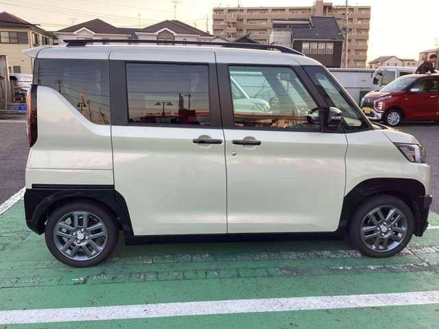 デリカミニ Ｇ　プレミアム　リミテッドエディション　９型ナビ・フルセグＴＶ・全周囲カメラ　（15枚目）