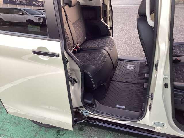 デリカミニ Ｔ　プレミアム　リミテッドエディション　９型ナビ・フルセグＴＶ・全周囲カメラ　（5枚目）