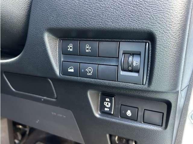 デリカミニ Ｇ　プレミアム　リミテッドエディション　９型ナビ・フルセグＴＶ・全周囲カメラ　（11枚目）